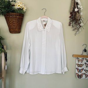 delicate vintage embroidered collar white button up